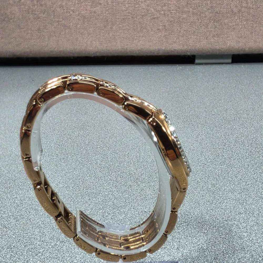 Relic Wristwatch Womens OS Rose Gold Excellent Crystal Bezel Date ZR22169